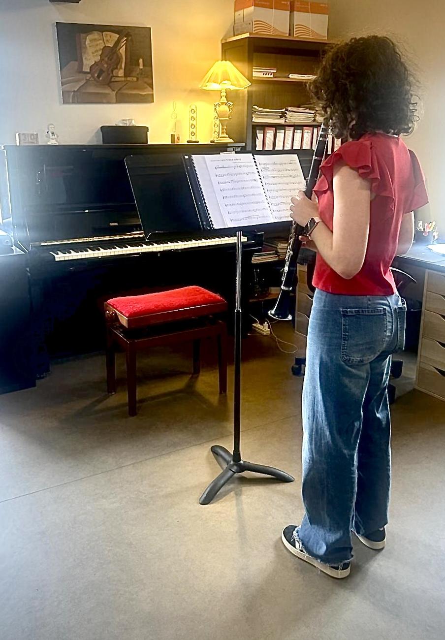 Élève pendant son cours de clarinette